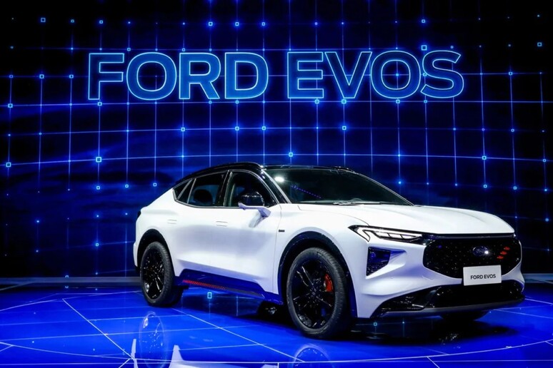A Salone Shanghai Ford presenta il crossover elettrico Evos - RIPRODUZIONE RISERVATA
