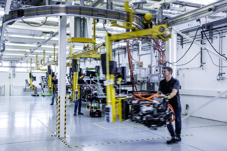 Daimler-Volvo, jv su celle a combustibile basate su idrogeno - RIPRODUZIONE RISERVATA