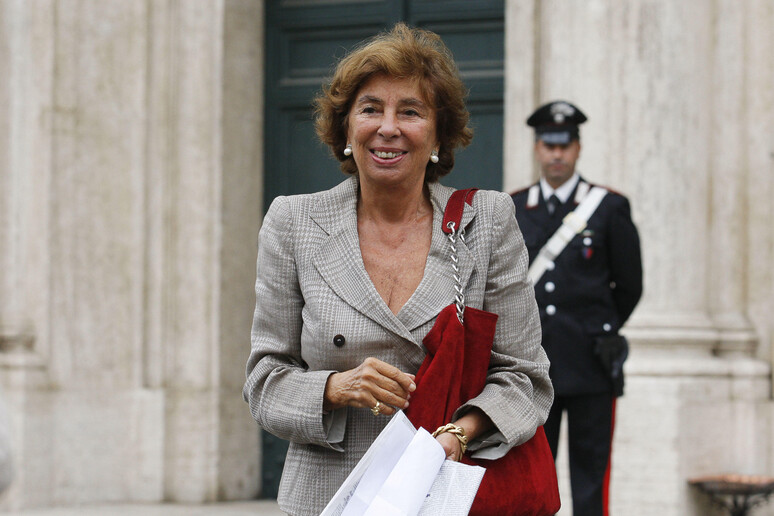 La giornalista Diana De Feo, moglie di Emilio Fede - RIPRODUZIONE RISERVATA