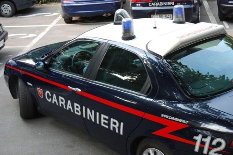 Auto carabinieri - RIPRODUZIONE RISERVATA