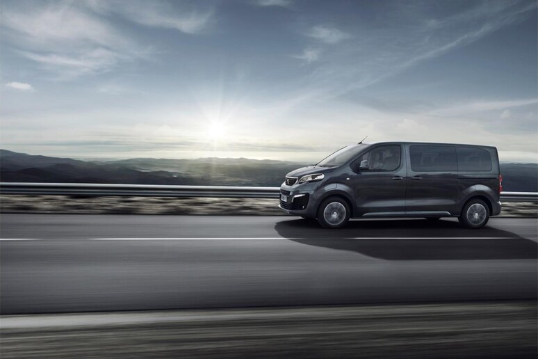 Peugeot,  	'scatto 	' elettrico con e-Rifter ed e-Traveller - RIPRODUZIONE RISERVATA