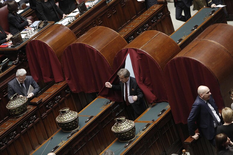 Un momento della riunione del Parlamento in seduta comune durante l 'elezione del presidente della Repubblica nel 2015 - RIPRODUZIONE RISERVATA