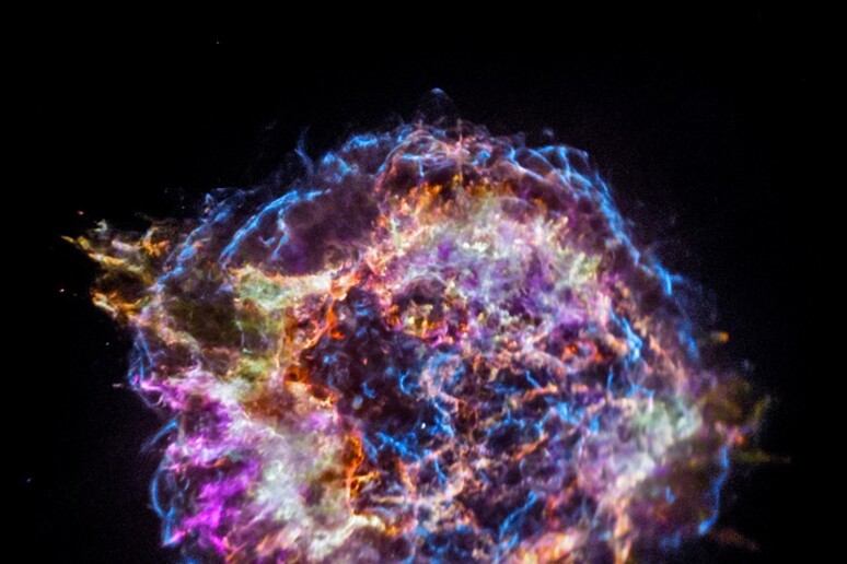 I resti della supernova Cassiopeia A (fonte: NASA/CXC/SAO) - RIPRODUZIONE RISERVATA
