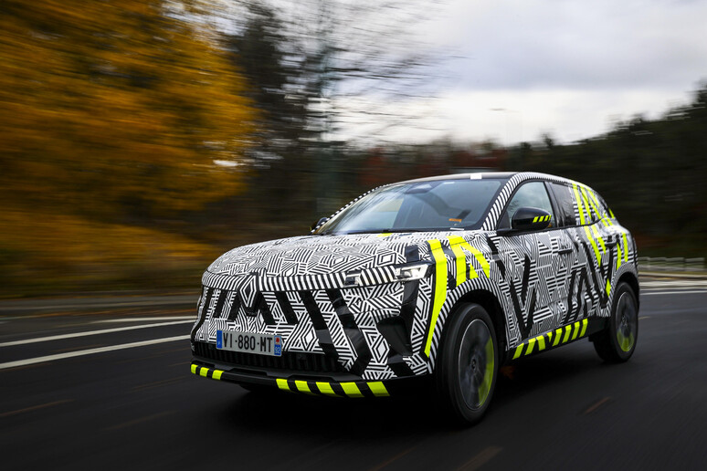 Renault Austral, nuovo SUV ai test di  	'conferma 	' © ANSA/Renault