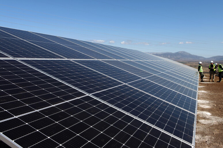 Pannelli solari © ANSA/EPA