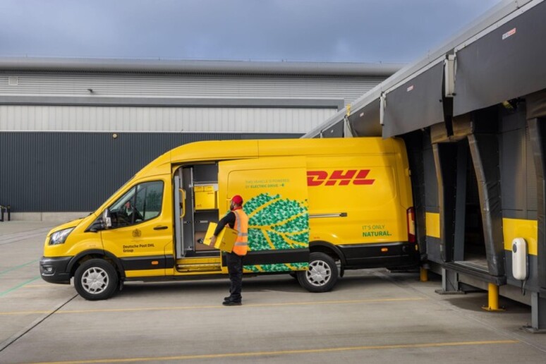 Ford Pro e Deutsche Post DHL Group consegnano in elettrico © ANSA/Ford