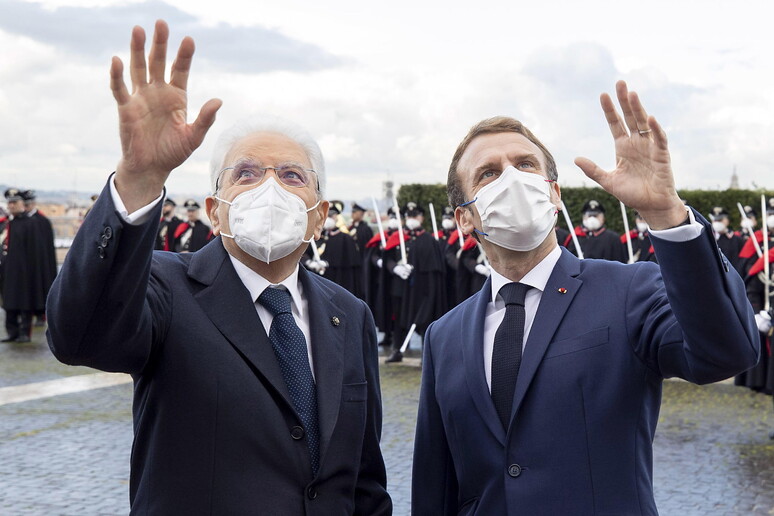 Mattarella e Macron © ANSA/EPA