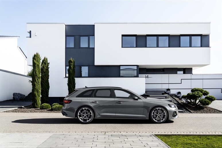 Audi RS 4 e RS 5 - RIPRODUZIONE RISERVATA