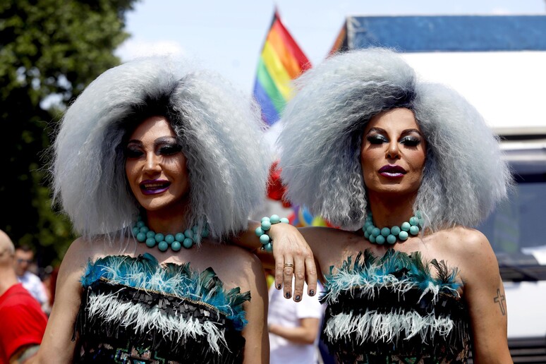 Pride: organizzatori Milano, portate cappello e borraccia - RIPRODUZIONE RISERVATA