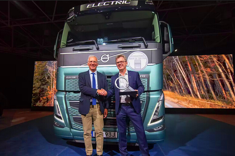 Volvo FH Electric vince il premio Truck of the Year 2024 © ANSA/Volvo Truck