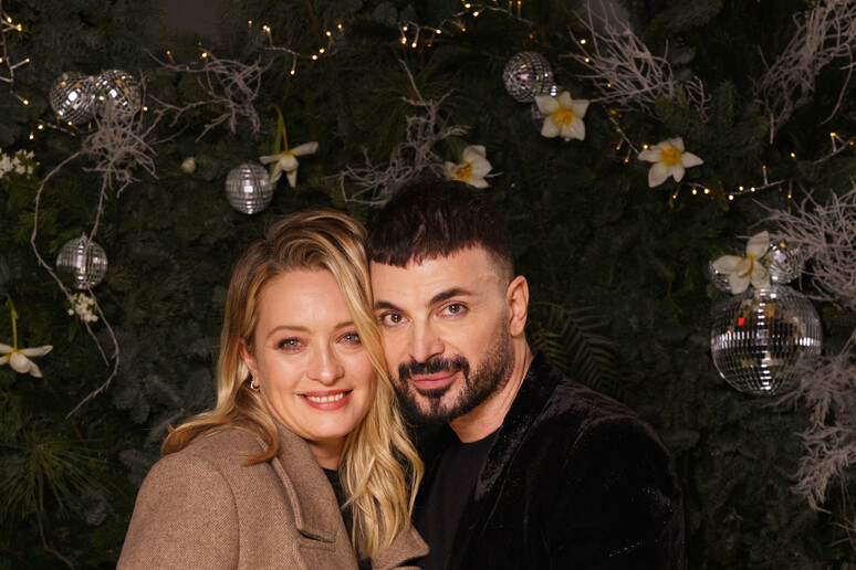 Carolina Crecentini con Simone Belli all 'evento Christmas a Roma -     RIPRODUZIONE RISERVATA