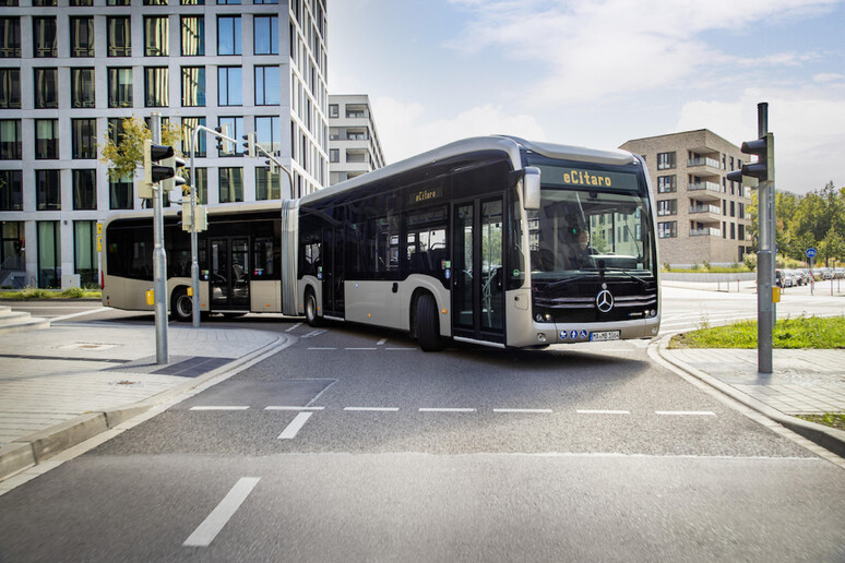 Maxi ordine di 95 bus elettrici Mercedes-Benz per Amburgo © ANSA/Mercedes-Benz