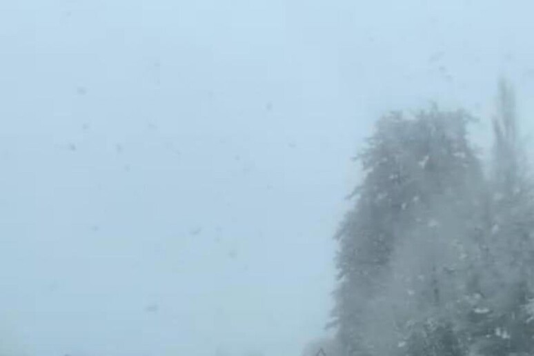 Maltempo: neve in primavera nel Nuorese, disdagi sulle strade - RIPRODUZIONE RISERVATA