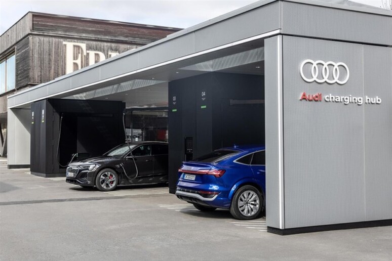 Nuovo charging hub a Berlino firmato Audi - RIPRODUZIONE RISERVATA