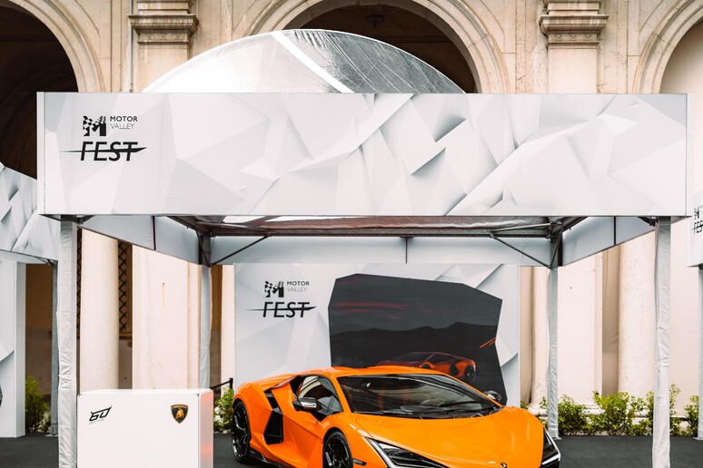 Lamborghini con la Revuelto al Motor Valley Fest - RIPRODUZIONE RISERVATA
