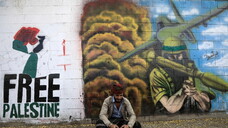 Yemeni artists show solidarity with Palestinian people through graffiti campaign in Sana'a